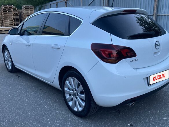 2012 Opel Astra J, белый, 950000 рублей - вид 1