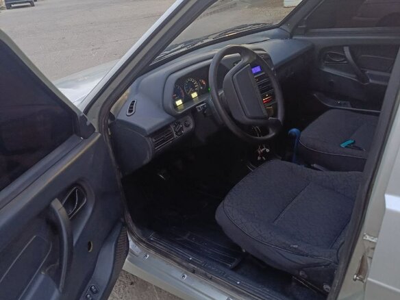 2004 Lada (ВАЗ) 2115, серый, 130000 рублей - вид 16