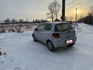 2002 Toyota Vitz I (P10), серый, 380000 рублей, вид 4