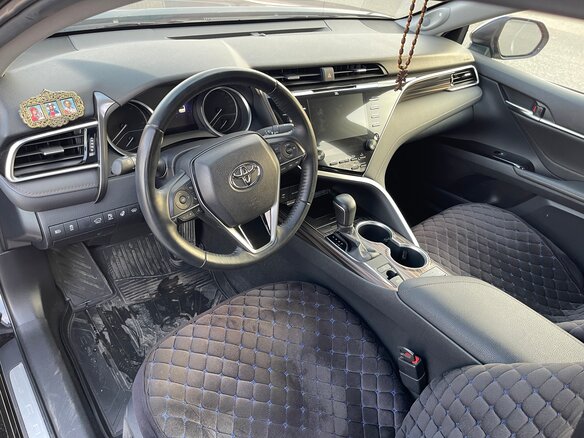2021 Toyota Camry VIII (XV70), чёрный, 4500000 рублей - вид 7