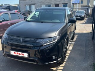 2021 Mitsubishi Outlander III Рестайлинг 3, чёрный, 2800000 рублей, вид 3
