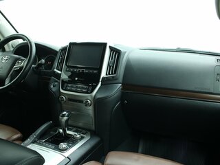 2016 Toyota Land Cruiser 200 Series Рестайлинг 2, чёрный, 6145000 рублей, вид 4