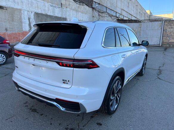 2023 Geely Monjaro I, белый, 3650000 рублей - вид 5