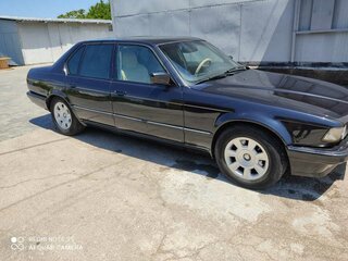 1990 BMW 7 серии 735i II (E32), чёрный, 2450000 рублей, вид 3