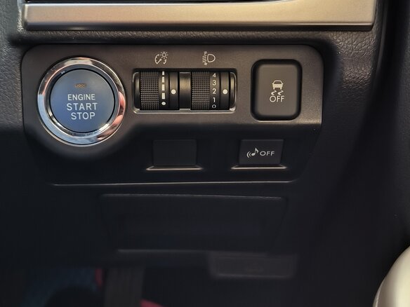 2016 Subaru XV I Рестайлинг, чёрный, 1780000 рублей - вид 16