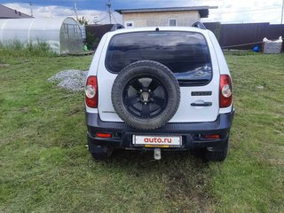 2016 Chevrolet Niva I Рестайлинг, белый, 610000 рублей, вид 3