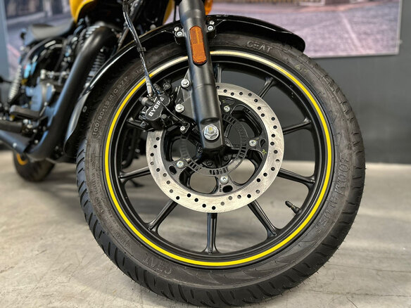 2025 Royal Enfield Meteor, жёлтый, 500000 рублей - вид 26