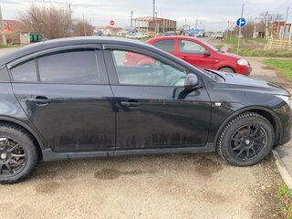 2013 Chevrolet Cruze I Рестайлинг, чёрный, 900000 рублей, вид 2