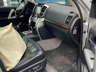 2012 Toyota Land Cruiser 200 Series Рестайлинг 1, серебристый, 4100000 рублей, вид 5