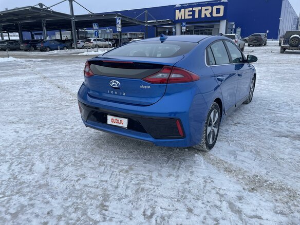 2018 Hyundai IONIQ Plug-in, синий, 1850000 рублей - вид 11