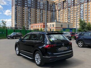 2021 Volkswagen Tiguan II Рестайлинг, чёрный, 3300000 рублей, вид 1