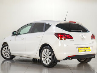 2011 Opel Astra J, белый, 979000 рублей, вид 4