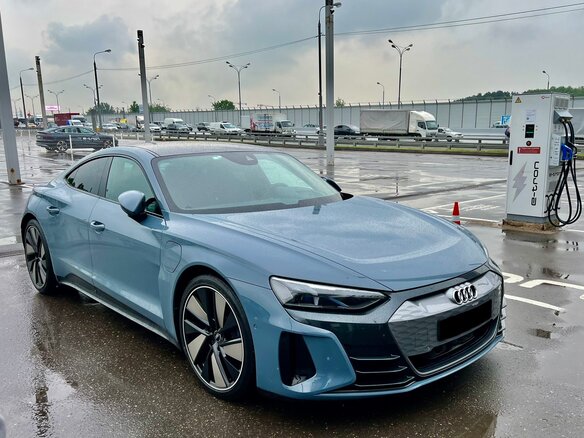 2021 Audi e-tron GT I, серый, 10900000 рублей