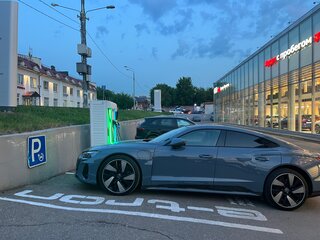 2021 Audi e-tron GT I, серый, 10900000 рублей, вид 3