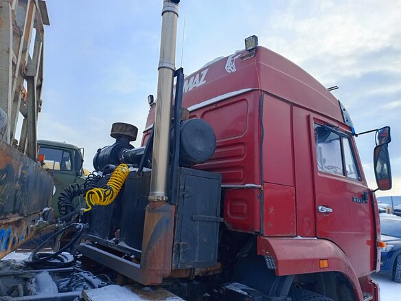 2007 КамАЗ 6460, пурпурный, 1600000 рублей - вид 3