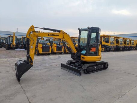 2025 LiuGong CLG 9035E, 3500000 рублей, вид 1