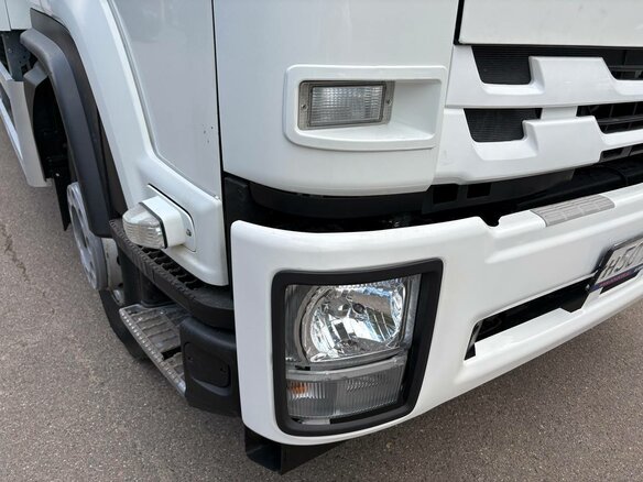 2018 Isuzu Forward (F-Series), белый, 2050000 рублей - вид 2