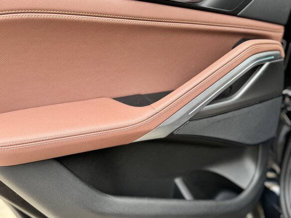 2020 BMW X6 40i III (G06), чёрный, 7000000 рублей - вид 10