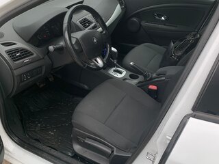 2012 Renault Megane III Рестайлинг, белый, 1000000 рублей, вид 5