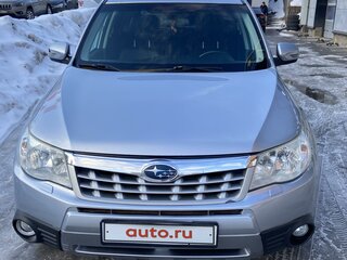 2011 Subaru Forester III Рестайлинг, серебристый, 1540000 рублей, вид 1