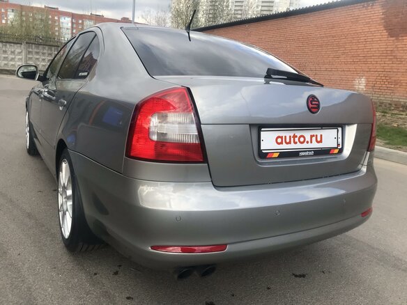 2010 Skoda Octavia Czech market II (A5) Рестайлинг, серый, 1100000 рублей - вид 10