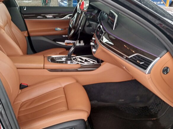 2017 BMW 7 серии Long 730Ld xDrive VI (G11/G12), чёрный, 3400000 рублей - вид 8