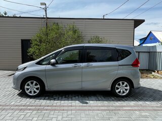 2017 Honda Freed+ II, серый, 1450000 рублей, вид 5