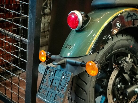 2026 Royal Enfield Super Meteor, зелёный, 773000 рублей - вид 13