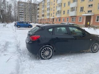 2011 Opel Astra J, чёрный, 750000 рублей, вид 2