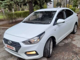 2017 Hyundai Solaris II, белый, 1350000 рублей, вид 2