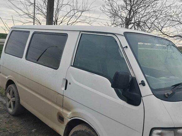 2001 Mazda Bongo IV, белый, 330000 рублей - вид 1