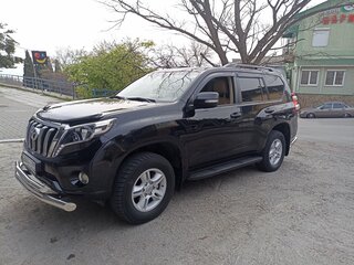 2013 Toyota Land Cruiser Prado 150 Series Рестайлинг 1, чёрный, 3230000 рублей, вид 2