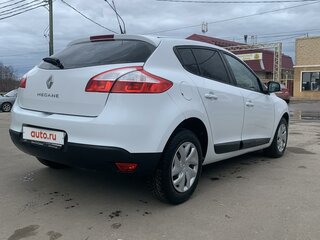 2012 Renault Megane III Рестайлинг, белый, 1000000 рублей, вид 2