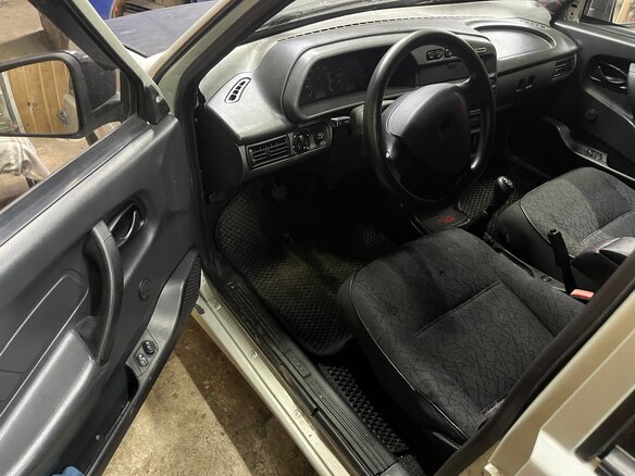 2004 Lada (ВАЗ) 2115, серебристый, 95000 рублей - вид 6