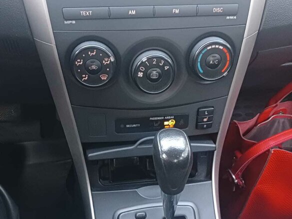 2010 Toyota Corolla X (E140, E150), чёрный, 1025000 рублей - вид 8
