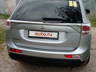 2013 Mitsubishi Outlander III, серебристый, 1850000 рублей, вид 4