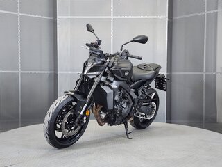 2024 Yamaha MT-09 (FZ-09), чёрный, 1199000 рублей, вид 4