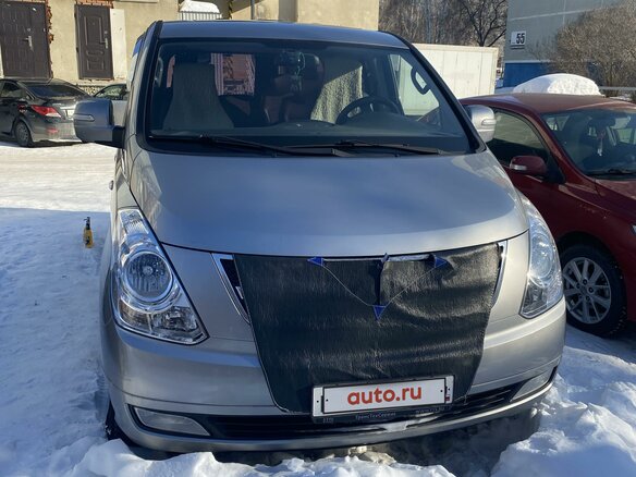 2014 Hyundai Grand Starex I, серый, 2100000 рублей - вид 2