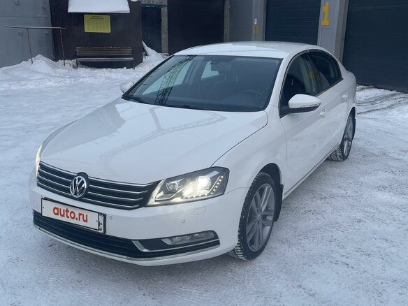 2011 Volkswagen Passat B7, белый, 1030000 рублей - вид 1