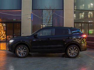 2023 Geely Atlas Pro, чёрный, 2363993 рублей, вид 3
