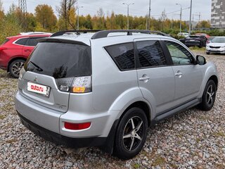2011 Mitsubishi Outlander II Рестайлинг, серебристый, 875000 рублей, вид 3
