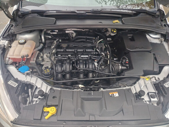 2016 Ford Focus III Рестайлинг, серебристый, 1200000 рублей - вид 22
