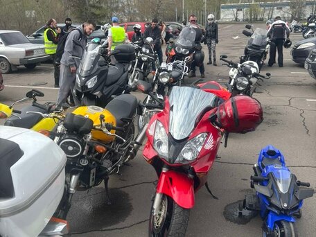 2002 Honda VFR 800, красный, 527000 рублей, вид 3