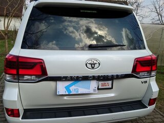 2018 Toyota Land Cruiser 200 Series Рестайлинг 2, белый, 7700000 рублей, вид 5