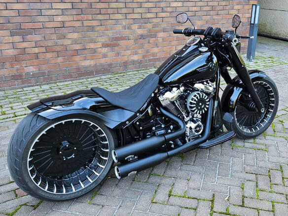 2022 Harley-Davidson Fat Boy, чёрный, 5200000 рублей