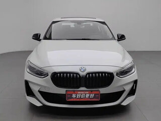 2023 BMW 1 серии 120i III (F52) Рестайлинг, белый, 1850000 рублей, вид 3