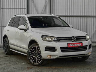 2012 Volkswagen Touareg II, белый, 2340000 рублей, вид 3