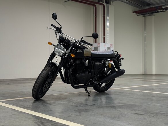 2026 Royal Enfield Interceptor, чёрный, 694000 рублей - вид 6