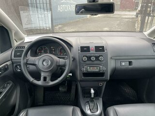 2011 Volkswagen Touran I Рестайлинг 2, бежевый, 1150000 рублей, вид 5