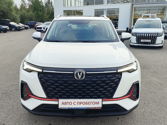 2023 Changan CS35 Plus I Рестайлинг, белый - вид 2